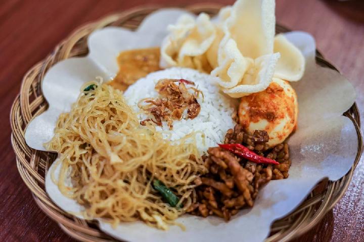 Nasi Uduk Homemade: 5 Cara Menghidangkan Kenikmatan Otentik dari Rice Cooker