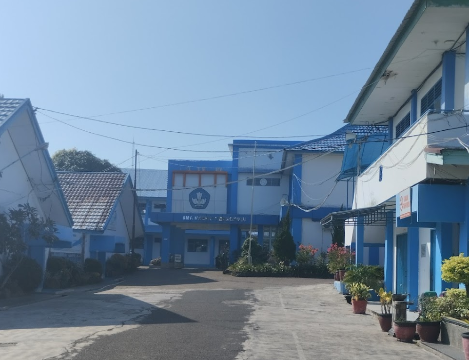 SMAN 2 BENGKULU KU - (Ada 0 foto)
